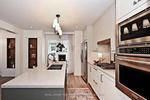 Photo 14 at 82 Centre Street, Aurora Village, Aurora