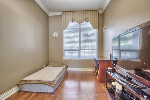 Photo 16 at 115 - 9225 Jane Street, Maple, Vaughan