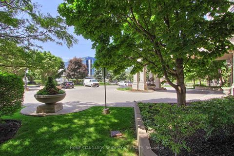 Photo 22 at 115 - 9225 Jane Street, Maple, Vaughan