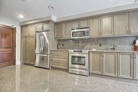 Photo 30 at 115 - 9225 Jane Street, Maple, Vaughan
