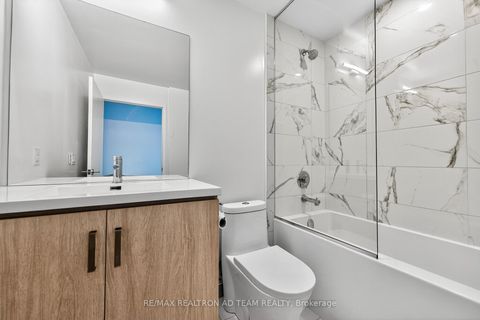 Photo 18 at 717 - 10 Honeycrisp Crescent, Vaughan Corporate Centre, Vaughan