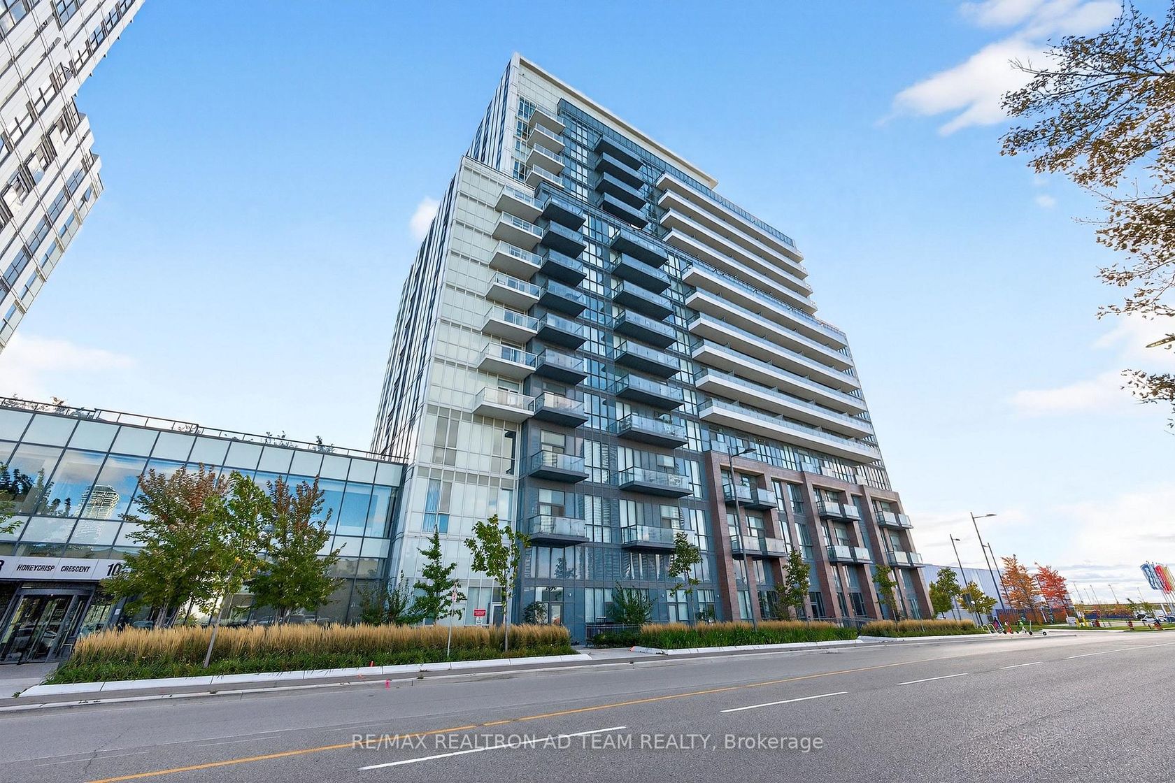 717 - 10 Honeycrisp Crescent, Vaughan Corporate Centre, Vaughan 