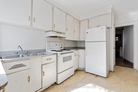Photo 10 at 19 Lessard Avenue, Lambton Baby Point, Toronto