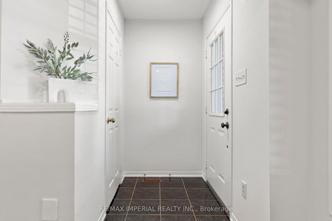 Photo 3 at 94 Littlewood Drive, RO River Oaks, Oakville