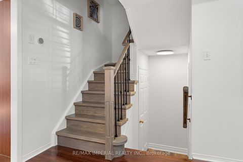 Photo 18 at 94 Littlewood Drive, RO River Oaks, Oakville