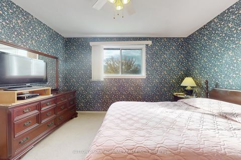 Photo 17 at 3 Regatta Crescent, Newtonbrook West, Toronto
