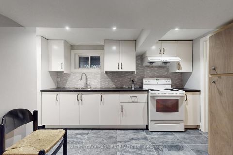 Photo 30 at 3 Regatta Crescent, Newtonbrook West, Toronto