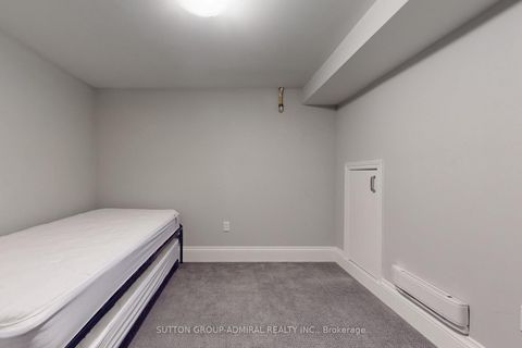 Photo 34 at 3 Regatta Crescent, Newtonbrook West, Toronto