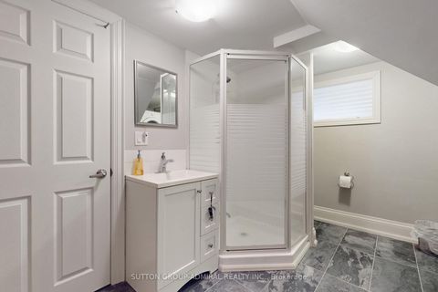 Photo 35 at 3 Regatta Crescent, Newtonbrook West, Toronto