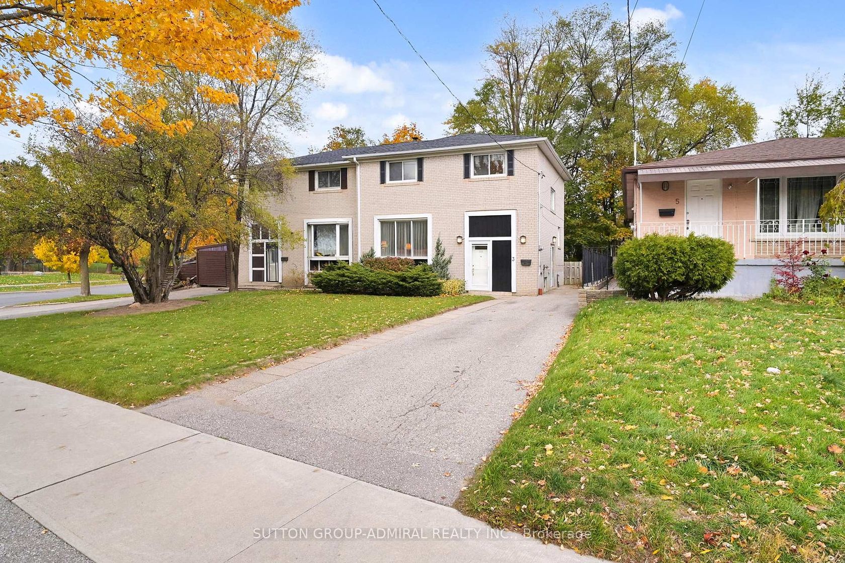 3 Regatta Crescent, Newtonbrook West, Toronto 