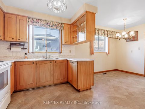 Photo 4 at 6 Blacksmith Crescent, Black Creek, Toronto