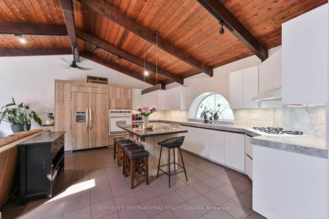 Photo 7 at 130 Monsheen Drive, East Woodbridge, Vaughan