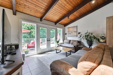 Photo 8 at 130 Monsheen Drive, East Woodbridge, Vaughan