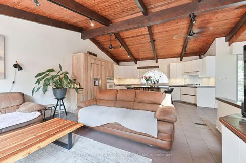 Photo 9 at 130 Monsheen Drive, East Woodbridge, Vaughan