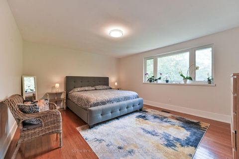 Photo 11 at 130 Monsheen Drive, East Woodbridge, Vaughan