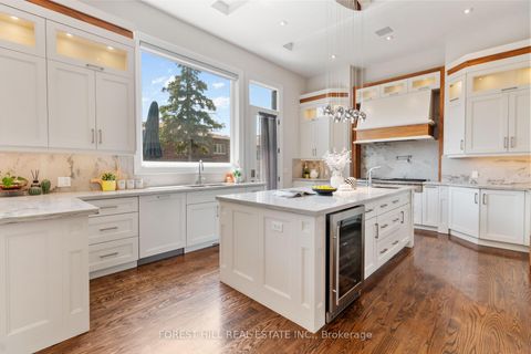 Photo 9 at 57 Wedgewood Drive, Newtonbrook East, Toronto