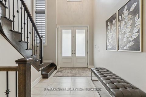 Photo 1 at 39 Condor Way, Kleinburg, Vaughan