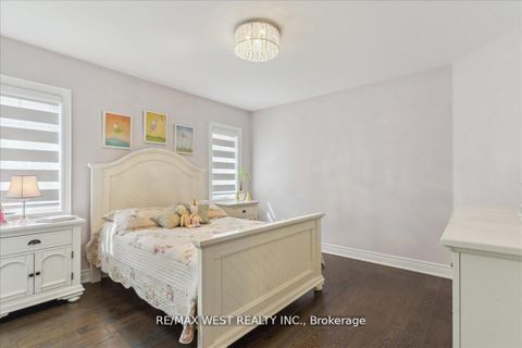 Photo 17 at 39 Condor Way, Kleinburg, Vaughan