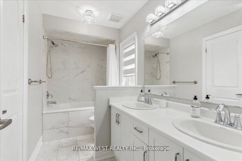 Photo 19 at 39 Condor Way, Kleinburg, Vaughan