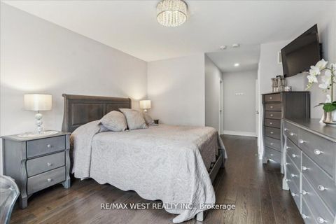 Photo 20 at 39 Condor Way, Kleinburg, Vaughan