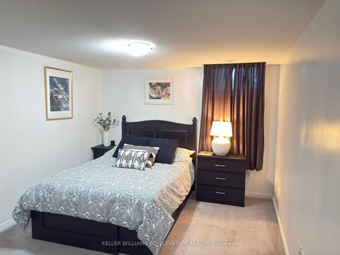 Photo 7 at 112 - 11 Applewood Lane, Etobicoke West Mall, Toronto