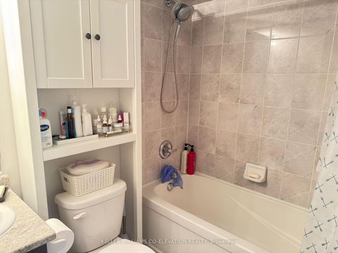 Photo 11 at 112 - 11 Applewood Lane, Etobicoke West Mall, Toronto