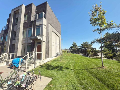 Photo 14 at 112 - 11 Applewood Lane, Etobicoke West Mall, Toronto