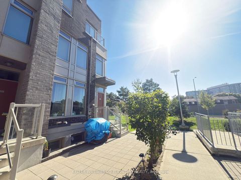 Photo 17 at 112 - 11 Applewood Lane, Etobicoke West Mall, Toronto