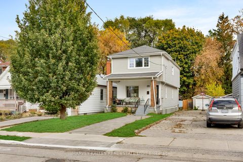 Photo 2 at 139 King Edward Avenue, Lumsden, Toronto
