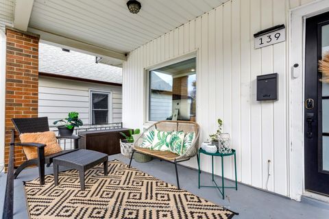 Photo 4 at 139 King Edward Avenue, Lumsden, Toronto