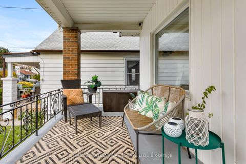 Photo 6 at 139 King Edward Avenue, Lumsden, Toronto