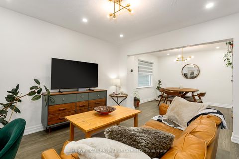 Photo 9 at 139 King Edward Avenue, Lumsden, Toronto