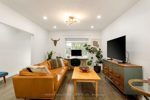 Photo 12 at 139 King Edward Avenue, Lumsden, Toronto
