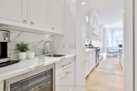 Photo 22 at 6 Esgore Drive, Nortown, Toronto