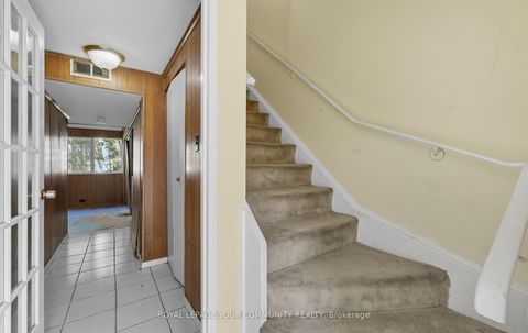 Photo 5 at 10 Village Green Way, Henry Farm, Toronto