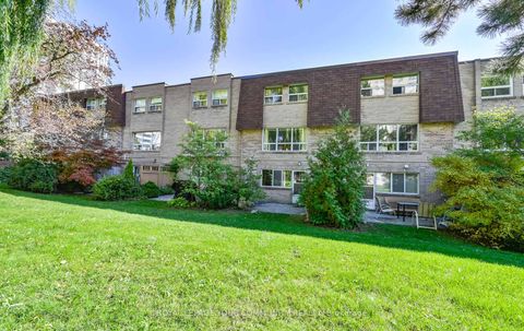 Photo 26 at 10 Village Green Way, Henry Farm, Toronto