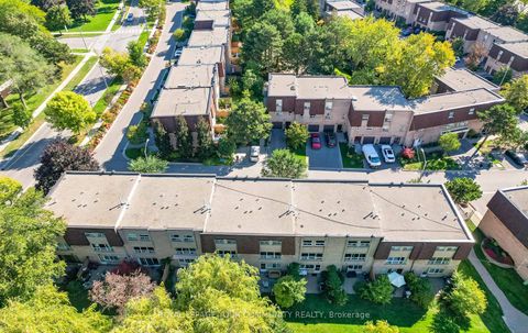 Photo 34 at 10 Village Green Way, Henry Farm, Toronto