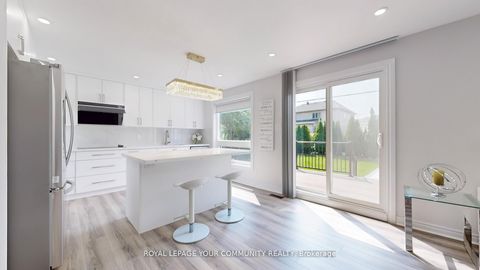 Photo 29 at 731 Glencairn Avenue, Lawrence, Toronto