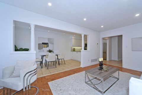 Photo 11 at 257 Deepsprings Crescent, Vellore Village, Vaughan