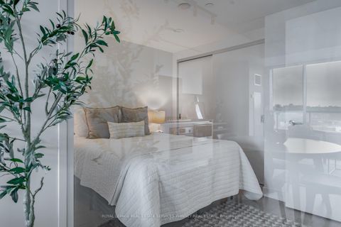 Photo 11 at 515 - 2720 Dundas Street W, Junction Area, Toronto