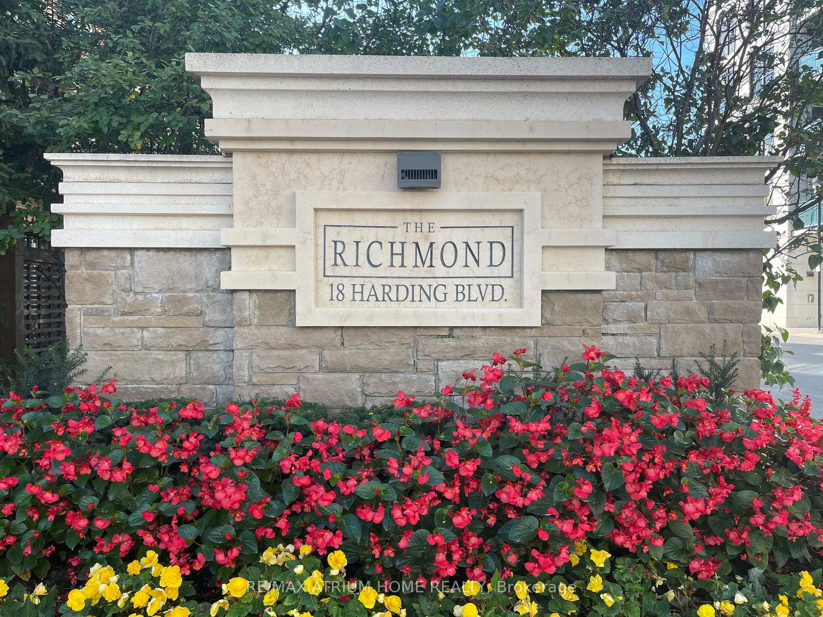 284 Church Street S, Harding, Richmond Hill 