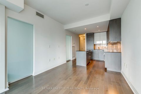 Photo 13 at 3703 - 8 The Esplanade, Waterfront Communities C8, Toronto