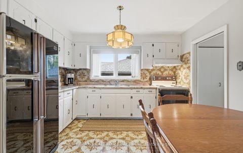 Photo 8 at 29 KNIGHTON Drive, Victoria Village, Toronto