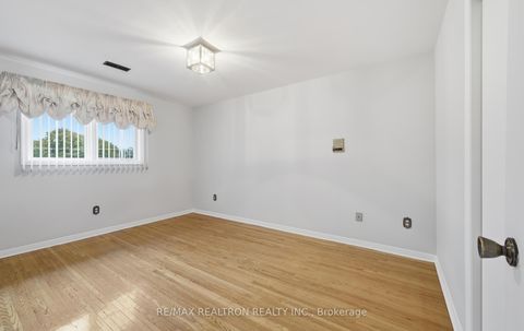 Photo 27 at 29 KNIGHTON Drive, Victoria Village, Toronto