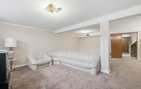 Photo 34 at 29 KNIGHTON Drive, Victoria Village, Toronto