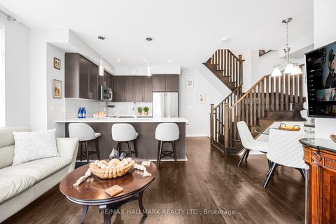 Photo 6 at 44 - 26 Applewood Lane, Etobicoke West Mall, Toronto