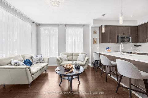 Photo 7 at 44 - 26 Applewood Lane, Etobicoke West Mall, Toronto