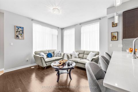 Photo 8 at 44 - 26 Applewood Lane, Etobicoke West Mall, Toronto