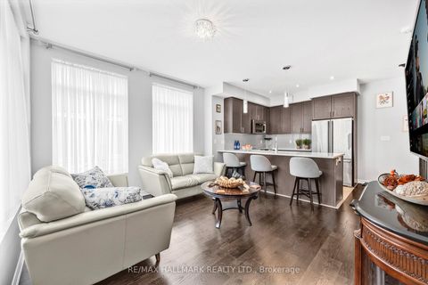 Photo 9 at 44 - 26 Applewood Lane, Etobicoke West Mall, Toronto