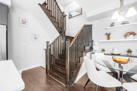 Photo 16 at 44 - 26 Applewood Lane, Etobicoke West Mall, Toronto